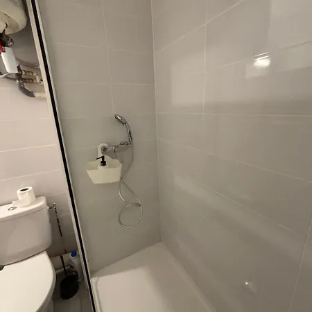 Hesperides Les Bains * בלרוק-לה-באינס